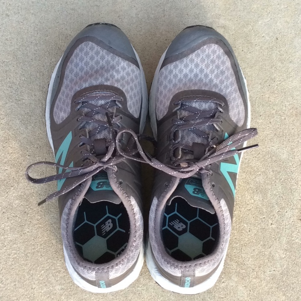 New Balance Trail Running Athletic Shoe Size 8